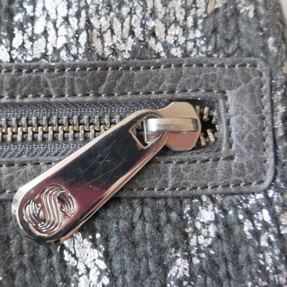 Stefanel Women Oversized Wool and Metallic Effect Zippered Clutch - Picture 11 of 16